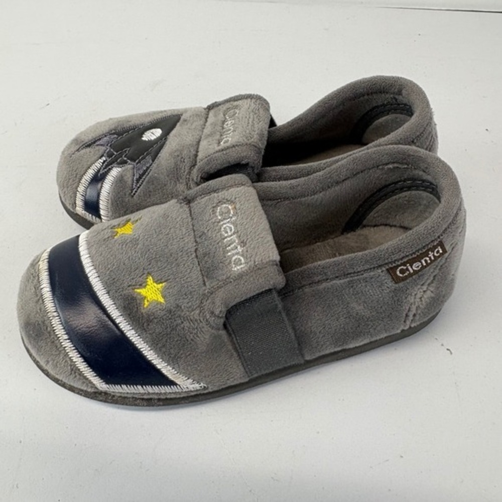 Cienta Kids Gray Rocket Ship‎ & Stars Plush Slippers Size 25 US 8 Made in Spain - Picture 2 of 6